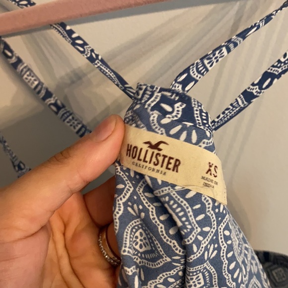 ⭐️2/$10 - Hollister tank - Picture 3 of 3